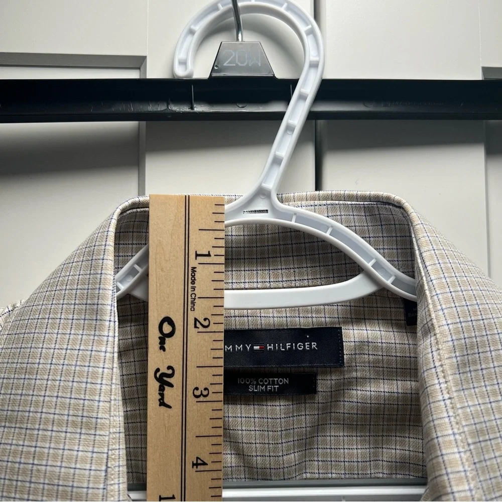 Tommy Hilfiger sophisticated tan